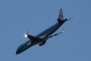 Morten 1 april 2022 - KLM og Jetflyet over Høyenhall, det virker som KLM treffer bakken snart - aprilsnarr ha-ha