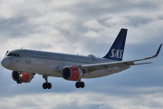 Morten 14 mai 2022 - SAS Scandinavian Airlines over Gardermoen, er på biltreff i dag, men dette ble en vanskelig vinkel