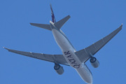Morten 14 mars 2022 - A7-BFJ over Høyenhall, kom litt for sent ut, men det er Qatar Airways Cargo med sitt Boeing 777F som er over 5 år gammelt