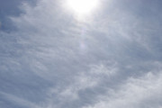 Morten 16 mai 2022 - Norwegian og solen over Høyenhall, men her også legger piloten seg i posisjon sammen med solen