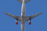 Morten 18 mars 2022 - OY-KBR over Høyenhall, for sen igjen, men det er SAS Scandinavian Airlines som kommer med sitt Airbus A319-131 som er over 14 år gammel og heter Sten Viking. Det er vel siste gang jeg tar bilde av deg med røde motorer
