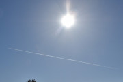 Morten 23 mars 2022 - Jetflyet og solen, ble et fint bilde dette her