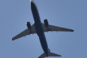 Morten 3 mai 2022 - G-RUKD over Høyenhall, det er Ryanair UK som kommer med sitt Boeing 737-800 som er over 14 år gammelt