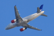 Morten 3 mars 2022 - OY-KBT over Høyenhall, det er SAS Scandinavian Airlines med sitt Airbus A319-131 som er over 14 år gammelt og heter Ragnvald Viking. Måneden etterpå blir den malt i Star Alliance farger