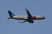Morten 3 mars 2022 - SAS Scandinavian Airlines over Høyenhall, det var litt for langt unna, men i posisjon kom den