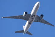 Morten 31 mars 2022 - A7-BFW over Høyenhall, det er Qatar Airways Cargo som kommer med sitt Boeing 777F