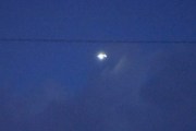 Morten 31 mars 2022 - UFO over Høyenhall, jeg så noe høyt der oppe og tok bilde, mer vet jeg ikke. Nå går jeg og legger meg