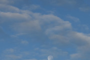 Morten 12 oktober 2022 - Fly over Høyenhall, flyet var for høyt oppe og bommet på månen