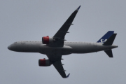 Morten 15 juni 2022 - LN-RGL over Høyenhall, det er SAS Scandinavian Airlines som kommer med sin Airbus A320-251N som er over 5 år gammelt og heter Sol Viking