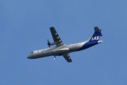 Morten 15 september 2022 - ES-ATD over Høyenhall, det er SAS Scandinavian Airlines som kommer med sin ATR 72 som er over 8 år gammelt og heter Skjalm Viking