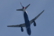 Morten 20 mai 2022 - G-EUUS over Høyenhall, det er British Airways som kommer med sitt Airbus A320-200 som er over 14 år gammelt