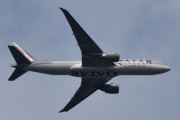 Morten 27 mai 2022 - A7-BFH over Høyenhall, det er Qatar Airways Cargo som kommer med sitt Boeing 777F som er over 7 år gammelt