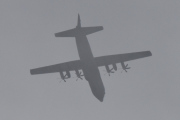 Morten 27 oktober 2022 - Lockheed Martin C-130 Hercules over Høyenhall, endelig er det et fly som er lavt nok