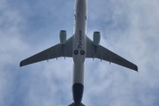 Morten 9 juli 2022 - LN-DYS over Høyenhall, det er Flyr som kommer med sin Boeing 737-800 som er over 11 år gammelt