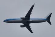 Morten 9 juli 2022 - PH-BXT over Høyenhall, jeg tror det er KLM Royal Dutch Airlines som kommer med sin Boeing 737-9K2 som er over 18 år gammelt og heter Zeestern / Sea Tern