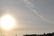 Morten 13 februar 2023 - Norwegian over Høyenhall, først så for vi med solen og en gammel jetflystripe