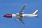 Morten 23 februar 2023 - LN-ENV over Høyenhall, det er Norwegian Air Shuttle AOC som kommer med sin Boeing 737-8JP(WL) som er over 7 år gammelt