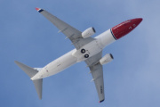 Morten 26 februar 2023 - LN-ENN over Høyenhall, det er Norwegian Air Shuttle AOC som kommer med sin Boeing 737-8JP som er over 6 år gammelt og heter Christopher Polhem