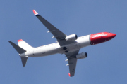 Morten 28 mars 2023 - LN-NII over Høyenhall, det er Norwegian Air Shuttle AOC som kommer med sin Boeing 737-8JP som er over 8 år gammelt