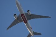 Morten 23 desember 2022 - A6-EFJ over Høyenhall, dem kommer med sin Boeing 777-F1H som er over 10 år gammelt