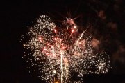 Morten 31 desember 2022 - Stort fly over Høyenhall, rakettene er i full gang allerede