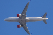 Morten 25 februar 2022 - EI-SIH over Høyenhall, det er SAS Connect som legger seg i posisjon med sitt fly som er over 3 år gammelt og er en Airbus A320-251N som heter Imar Viking