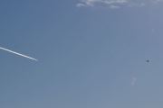 Morten 25 februar 2022 - Jetfly og et Politihelikopter møtes over Høyenhall