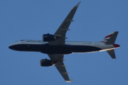 Morten 17 januar 2022 - G-TTNF over Høyenhall, piloten er god og legger seg i posisjon med sitt fly som er litt over 3 år gammelt