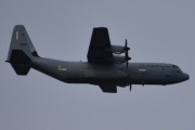 Morten 21 januar 2022 - Super Hercules 5629 besøker Høyenhall, og piloten legger seg perfekt i posisjon med sin Lockheed Martin C-130J-30 Super Hercules som heter Nanna
