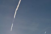 Morten 5 januar 2022 - To jetfly møtes over Høyenhall, det ene har vi jo sett og det andre for vi vente på til det kommer nærmere