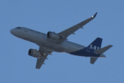 Morten 6 januar 2022 - SE-ROJ over Høyenhall, det er SAS Scandinavian Airlines som kommer med sin Airbus A320-251N fra november 2019 og som er litt over 2 år gammel