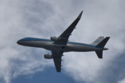 Morten 10 juli 2022 - KLM over Høyenhall, klokken er 13.42. Denne ble for langt unna