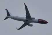 Morten 7 juli 2022 - Norwegian over Høyenhall, klokken er 18.02. Men det er ingen helt på halen