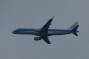 Morten 1 juli 2022 - KLM Cityhopper over Høyenhall