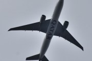 Morten 26 juli 2022 - A7-BFM over Høyenhall, det er Qatar Airways Cargo som kommer med sin Boeing 777-FDZ som er over 4 år gammelt