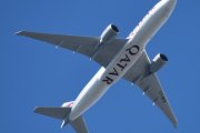 Morten 28 juli 2022 - A7-BFR over Høyenhall, det er Qatar Airways Cargo som kommer med sin Boeing 777F som er over 2 år gammelt