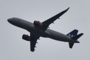 Morten 31 mai 2022 - SAS over Høyenhall, kan det være EI-SID? I så fall er det et Airbus A320-251N