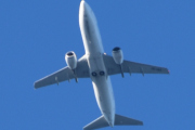 Morten 17 mai 2022 - OE-IAD over Høyenhall, klokken er 07.03 og flagget skal settes opp ved soloppgang eller klokken 08.00. Da kommer ASL Airlines Belgium med sin Boeing 737-400(F) som er over 23 år gammelt