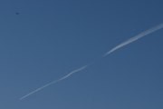 Morten 12 mars 2022 - Jetfly og et småfly møtes over Høyenhall