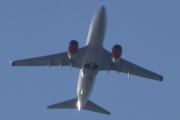 Morten 13 mars 2022 - LN-TUL over Høyenhall, det er SAS Scandinavian Airlines som kommer med sitt Boeing 737-705 som er over 20 år gammelt