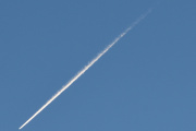 Morten 11 oktober 2022 - Jetfly over Høyenhall, men den er alt for langt unna