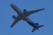 Morten 3 oktober 2022 - SE-ROJ over Høyenhall, klokken er 13.04. Her fulgte jeg også et lite fly og prøvde å få bilde av dem sammen. Dette er SAS Scandinavian Airlines som kommer med sin Airbus A320-251N fra november 2019 og heter Skule Viking