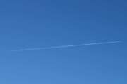 Morten 20 september 2022 - Jetfly over Høyenhall, det er lenge siden jeg har tatt bilde av en jetfly stripe
