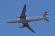 Morten 18 april 2023 - F-HEPB over Høyenhall, det er Air France som kommer med sin Airbus A320-214 som er over 13 år gammelt og heter Kourou. Da er vi på årstallet 2010 og Kourou er en spennende by...