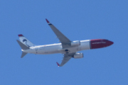 Morten 19 april 2023 - LN-DYK over Høyenhall, denne helten kjenner jeg igjen. Det er Norwegian Air Shuttle AOC som kommer med sin Boeing 737-8JP som er over 12 år gammelt og heter Carl Larsson