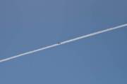 Morten 21 april 2023 - Stort fly og jetstripen over Høyenhall, jeg ventet til den var ved stripen
