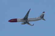 Morten 24 august 2023 - SE-RRP klokken 15.23 over Høyenhall, det er Norwegian Air Sweden AOC som kommer en gang til i dag med sin Boeing 737-8JP fra 2011 og som heter Aksel Sandemose. Derfor har jeg satt på klokkeslett, men nå kommer politihelikopteret...