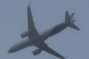 Morten 8 august 2023 - SAS over Høyenhall, du får et lite glimt av den, så forsvinner den inn i skyene igjen