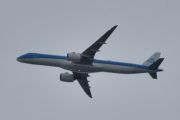 Morten 19 august 2023 - KLM Cityhopper over Høyenhall, det er vel bare dem som flyr Embraer E195-E2? Det er dårlig vær i dag
