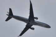 Morten 19 august 2023 - PH-EXN over Høyenhall, det er KLM Cityhopper som kommer med sin Embraer ERJ-175STD fra 2017. Jeg har tatt bilde av denne 23 juli 2021, 19 oktober 2022 og vi har fått med både fugl og måne